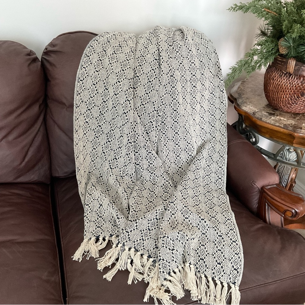Cotton throw blanket blue and white